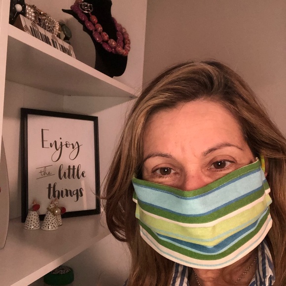 2 Face Masks w Nose Wire & Adjustable Ear Elastics - Picture 6 of 16